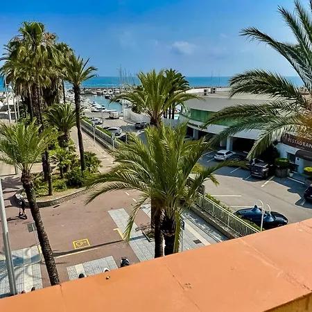 Apartbeach Atico Y Vistas Club Nautico Apartment *